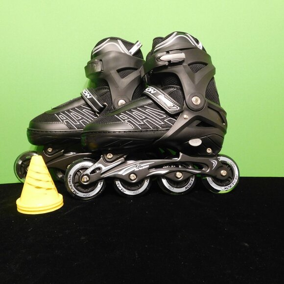 ADJUSTABLE INLINE SKATES FOR GIRLS AND BOYS LIGHT UP WHEELS - Picture 1 of 4